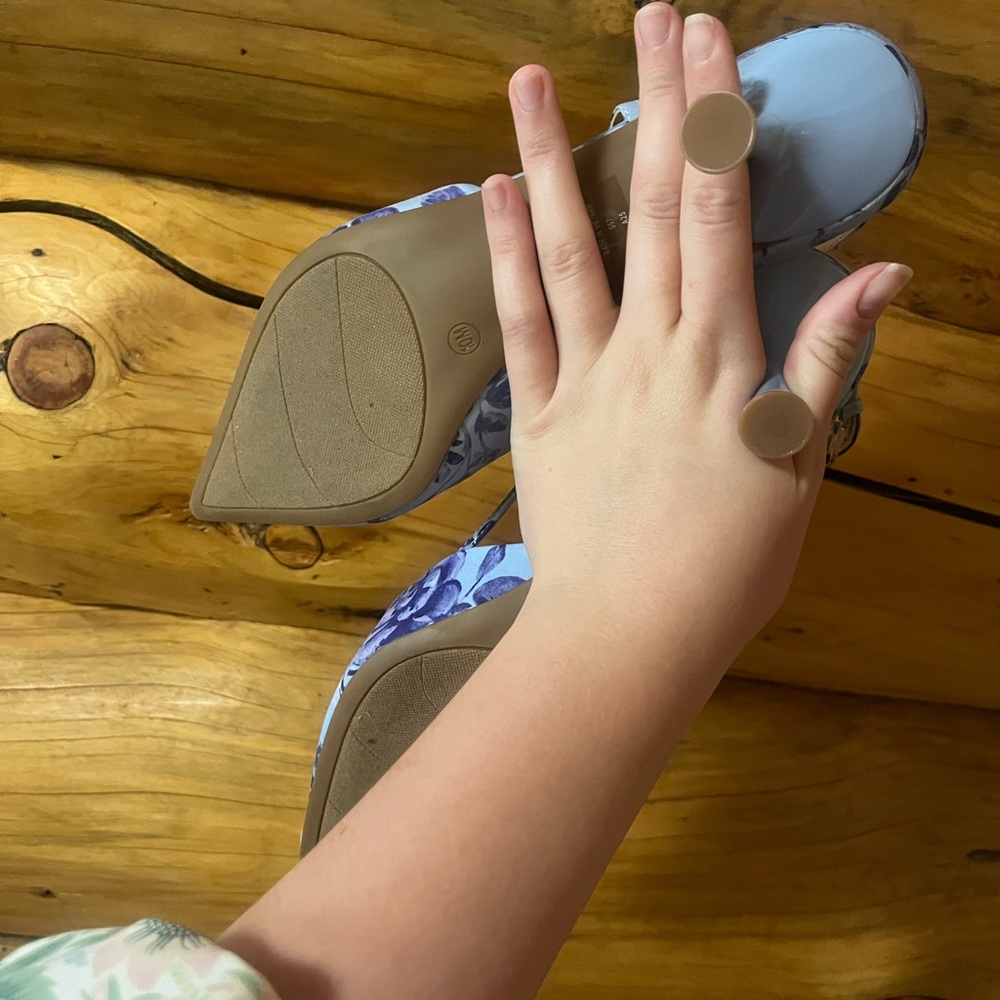 NWOT Nine West Blue Floral Heels - Picture 4 of 5